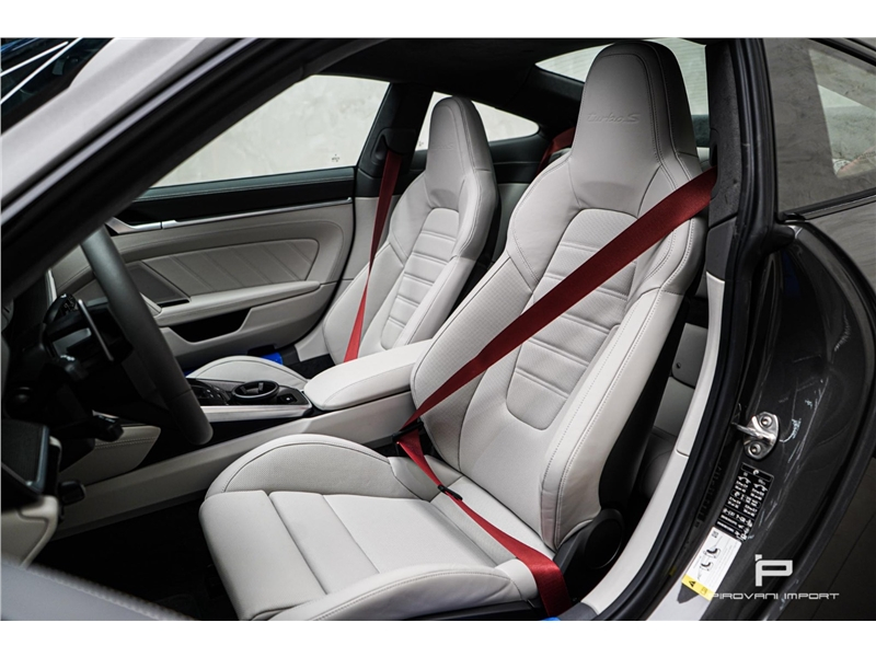 Foto do veículo PORSCHE 911 3.8 24V H6 GASOLINA TURBO S PDK 2023 552 KM 1.829.000,00