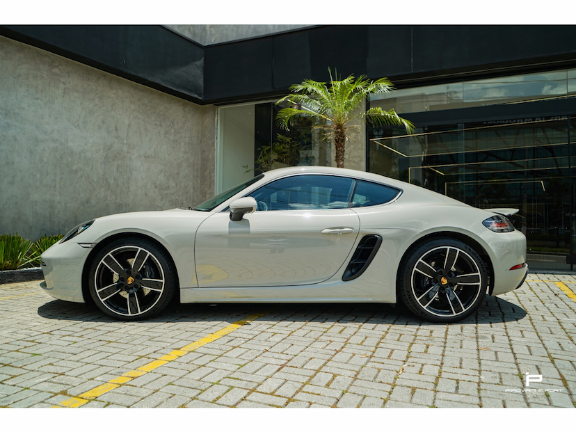 Foto do veículo PORSCHE 718 2.0 16V H4 GASOLINA CAYMAN PDK 2024 5.000 KM 529.000,00