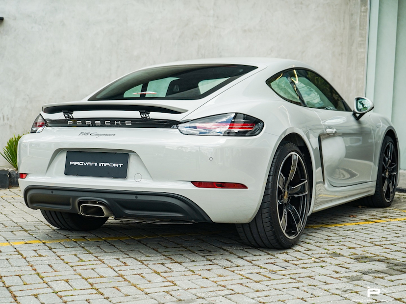 Foto do veículo PORSCHE 718 2.0 16V H4 GASOLINA CAYMAN PDK 2024 5.000 KM 529.000,00