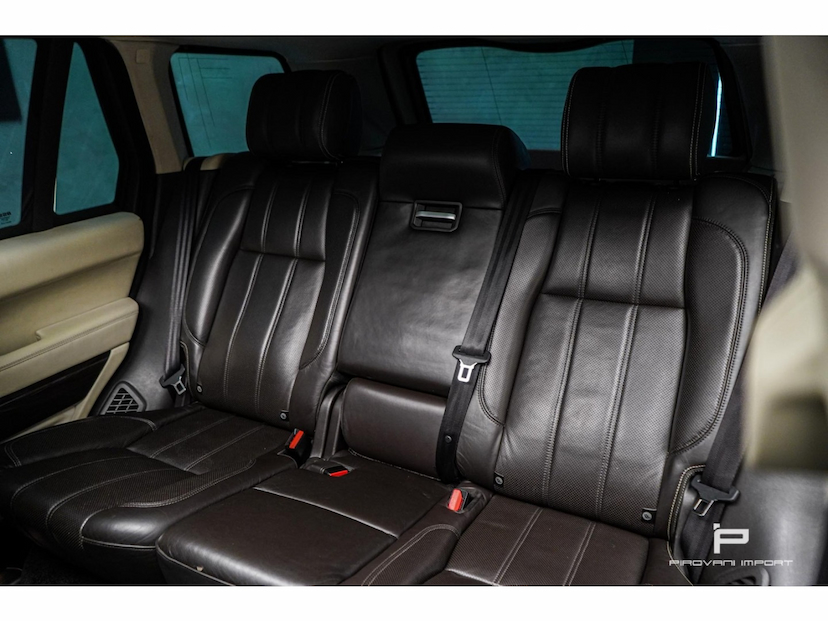 Foto do veículo LAND ROVER RANGE ROVER VOGUE 5.0 SE SUPERCHARGED 4X4 V8 24V GASOLINA 4P AUTOMÁTICO 2013 99.746 KM 215.000,00