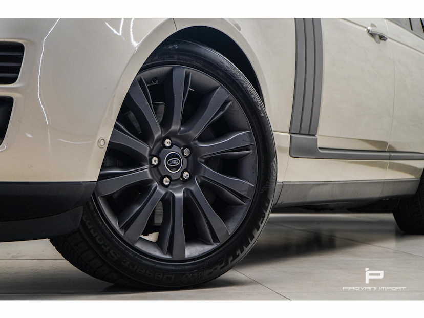 Foto do veículo LAND ROVER RANGE ROVER VOGUE 5.0 SE SUPERCHARGED 4X4 V8 24V GASOLINA 4P AUTOMÁTICO 2013 99.746 KM 215.000,00