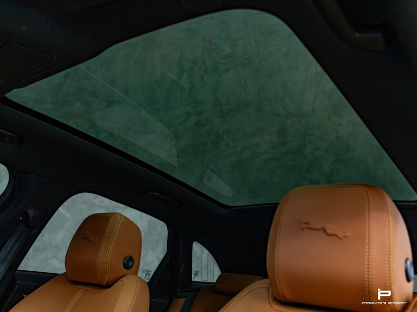 Foto do veículo JAGUAR F-PACE 2.0 P400E PHEV R-DYNAMIC SE AWD AUTOMÁTICO 2023 32.000 KM 315.900,00