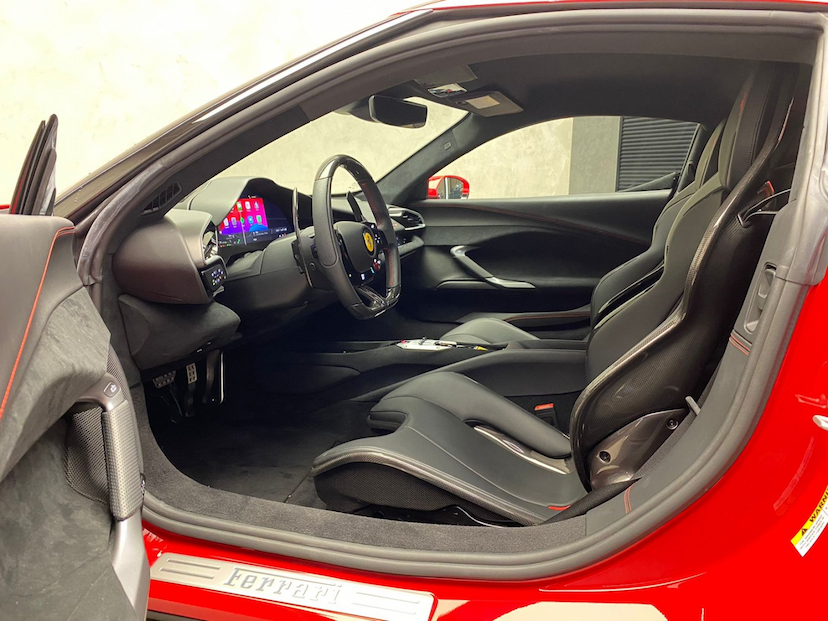 Foto do veículo FERRARI 296 GTB 3.0 V6 TURBO PHEV F1-DCT 2023 3.900 KM 2.850.000,00