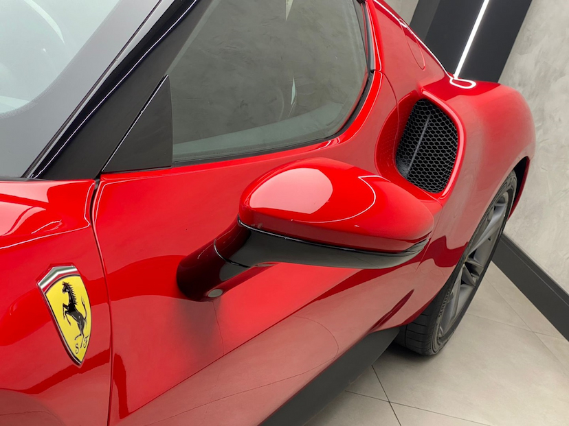 Foto do veículo FERRARI 296 GTB 3.0 V6 TURBO PHEV F1-DCT 2023 3.900 KM 2.850.000,00