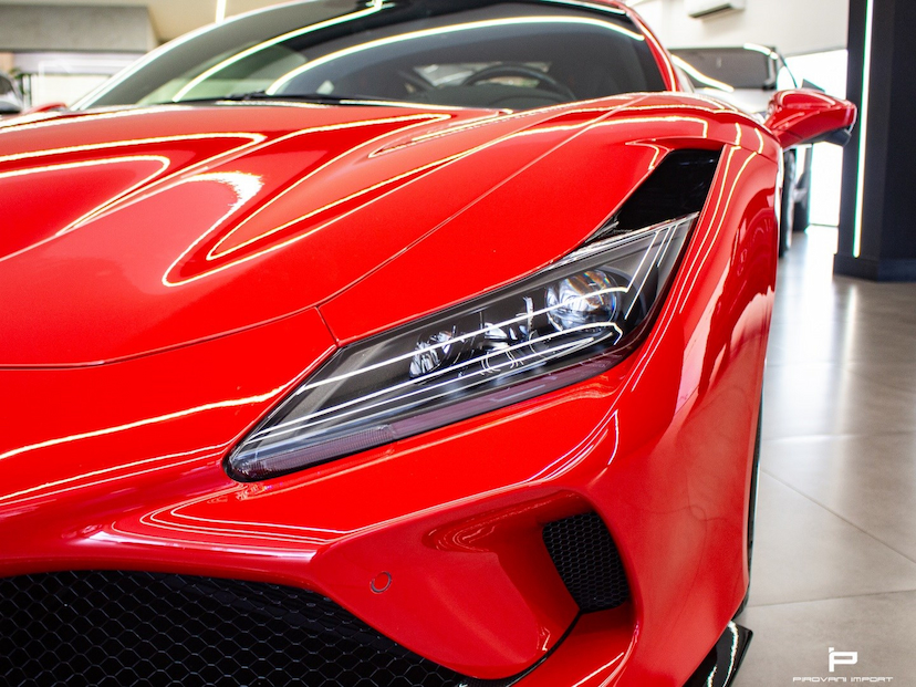 Foto do veículo FERRARI F8 TRIBUTO 3.9 V8 TURBO GASOLINA F1-DCT 2022 3.100 KM 4.100.000,00