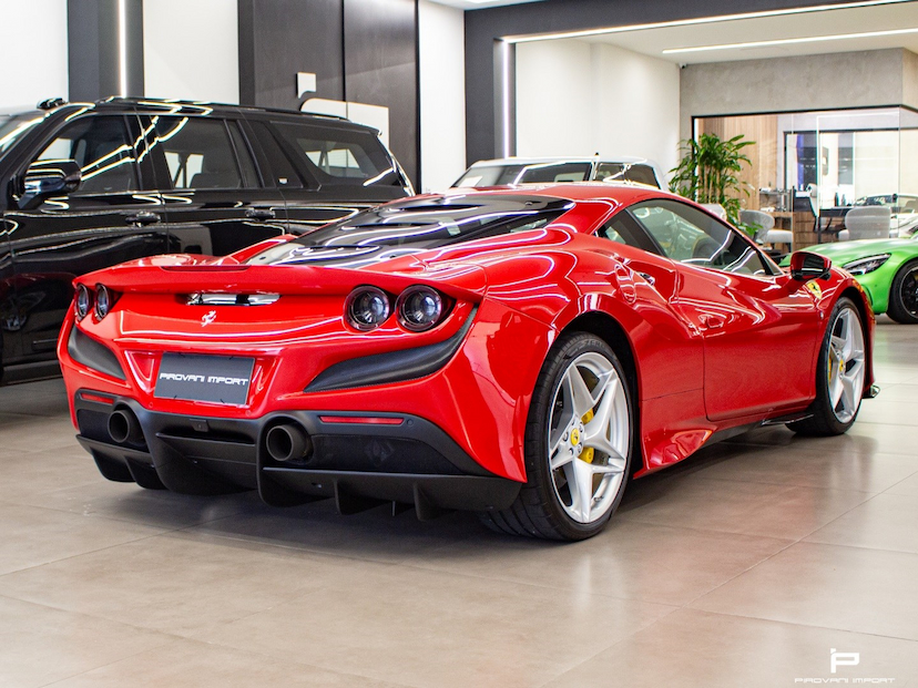 Foto do veículo FERRARI F8 TRIBUTO 3.9 V8 TURBO GASOLINA F1-DCT 2022 3.100 KM 4.100.000,00