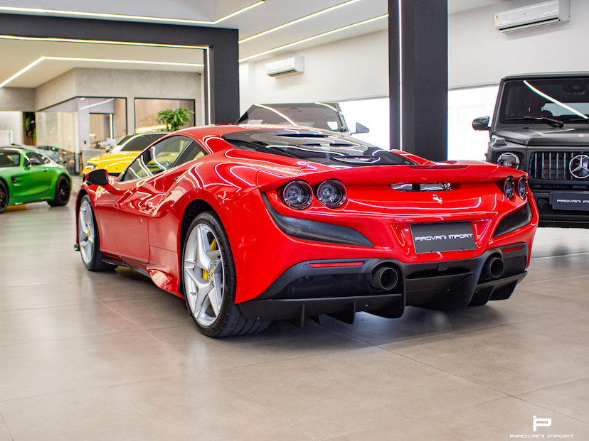 Foto do veículo FERRARI F8 TRIBUTO 3.9 V8 TURBO GASOLINA F1-DCT 2022 3.100 KM 4.100.000,00