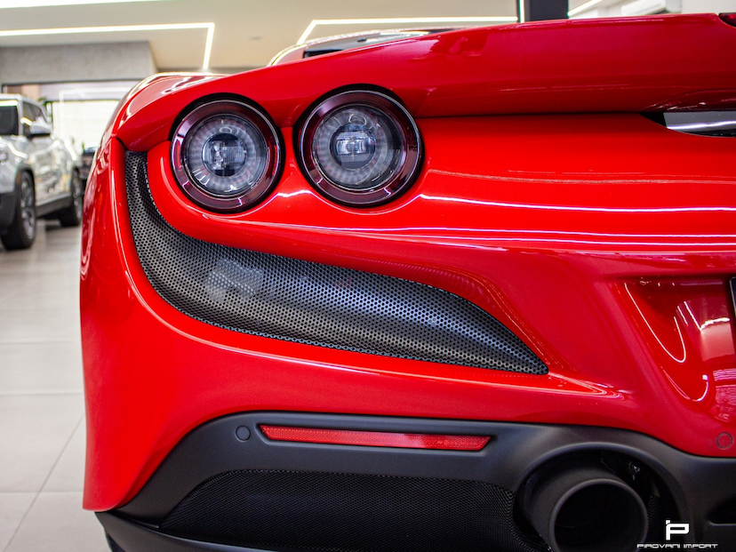 Foto do veículo FERRARI F8 TRIBUTO 3.9 V8 TURBO GASOLINA F1-DCT 2022 3.100 KM 4.100.000,00