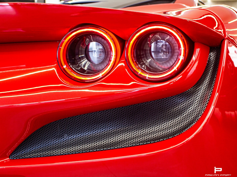 Foto do veículo FERRARI F8 TRIBUTO 3.9 V8 TURBO GASOLINA F1-DCT 2022 3.100 KM 4.100.000,00
