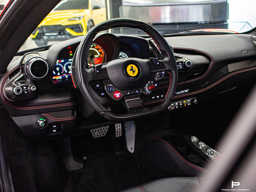 Foto do veículo FERRARI F8 TRIBUTO 3.9 V8 TURBO GASOLINA F1-DCT 2022 3.100 KM 4.100.000,00