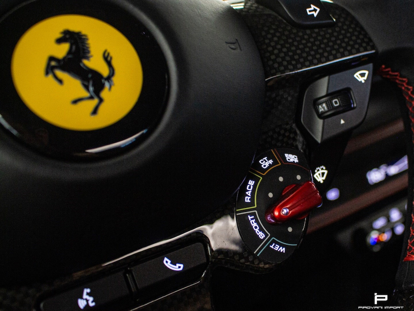 Foto do veículo FERRARI F8 TRIBUTO 3.9 V8 TURBO GASOLINA F1-DCT 2022 3.100 KM 4.100.000,00