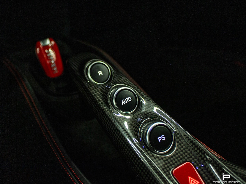 Foto do veículo FERRARI F8 TRIBUTO 3.9 V8 TURBO GASOLINA F1-DCT 2022 3.100 KM 4.100.000,00