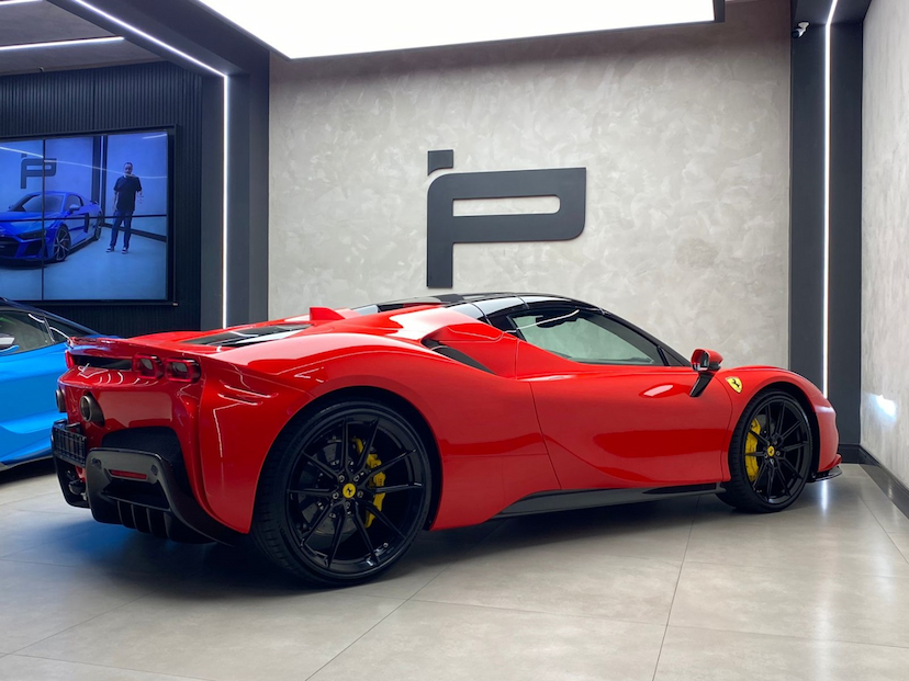 Foto do veículo FERRARI SF90 3.9 V8 TURBO PHEV SPIDER F1-DCT 2024 0 KM 7.200.000,00