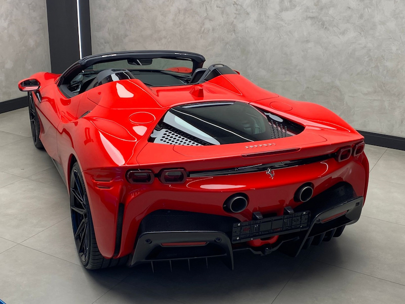 Foto do veículo FERRARI SF90 3.9 V8 TURBO PHEV SPIDER F1-DCT 2024 0 KM 7.200.000,00
