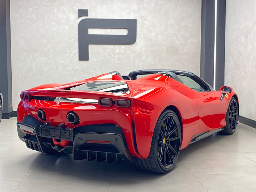 Foto do veículo FERRARI SF90 3.9 V8 TURBO PHEV SPIDER F1-DCT 2024 0 KM 7.200.000,00