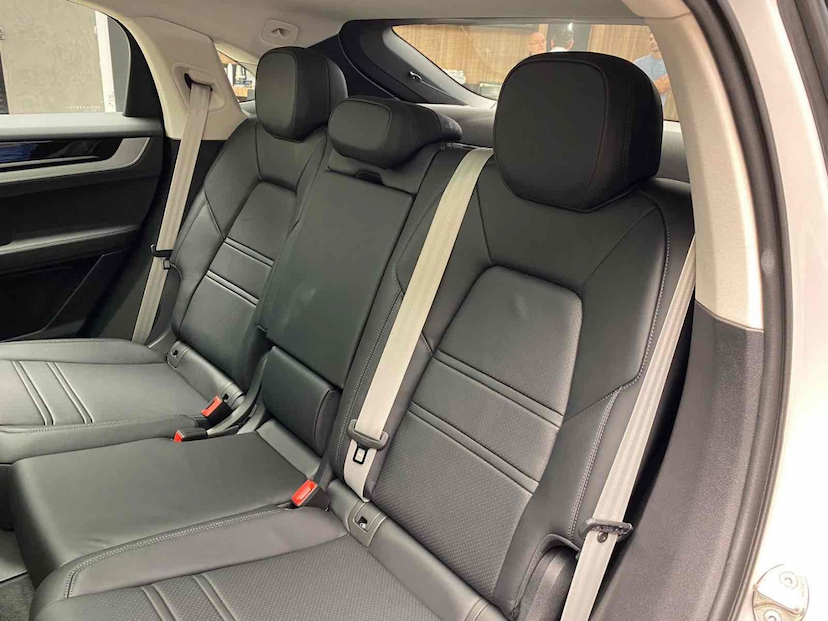 Foto do veículo PORSCHE CAYENNE 3.0 V6 E-HYBRID COUPÉ AWD TIPTRONIC S 2024 2.700 KM 909.900,00