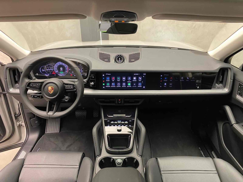 Foto do veículo PORSCHE CAYENNE 3.0 V6 E-HYBRID COUPÉ AWD TIPTRONIC S 2024 2.700 KM 909.900,00