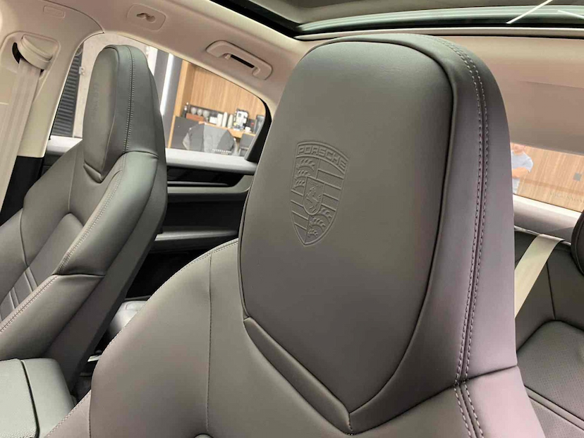 Foto do veículo PORSCHE CAYENNE 3.0 V6 E-HYBRID COUPÉ AWD TIPTRONIC S 2024 2.700 KM 909.900,00