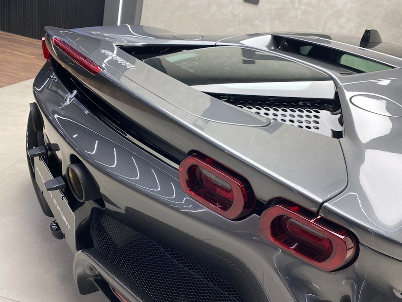 Foto do veículo FERRARI SF90 3.9 V8 TURBO PHEV STRADALE F1-DCT 2021 4.900 KM 4.100.000,00