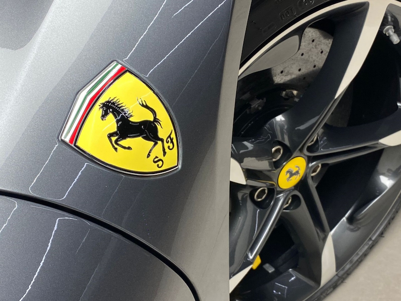 Foto do veículo FERRARI SF90 3.9 V8 TURBO PHEV STRADALE F1-DCT 2021 4.900 KM 4.100.000,00