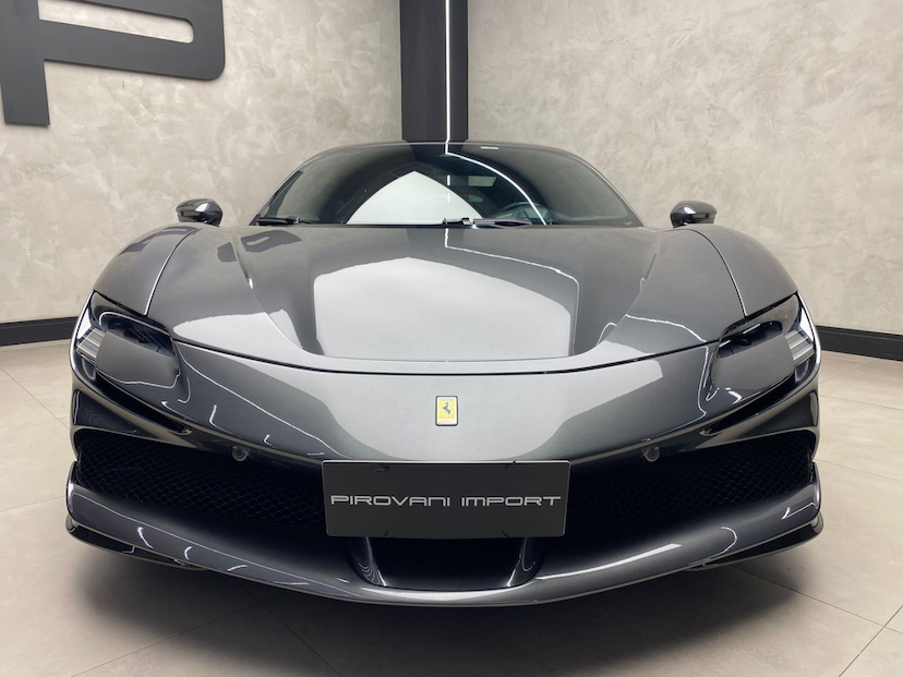 Foto do veículo FERRARI SF90 3.9 V8 TURBO PHEV STRADALE F1-DCT 2021 4.900 KM 4.100.000,00