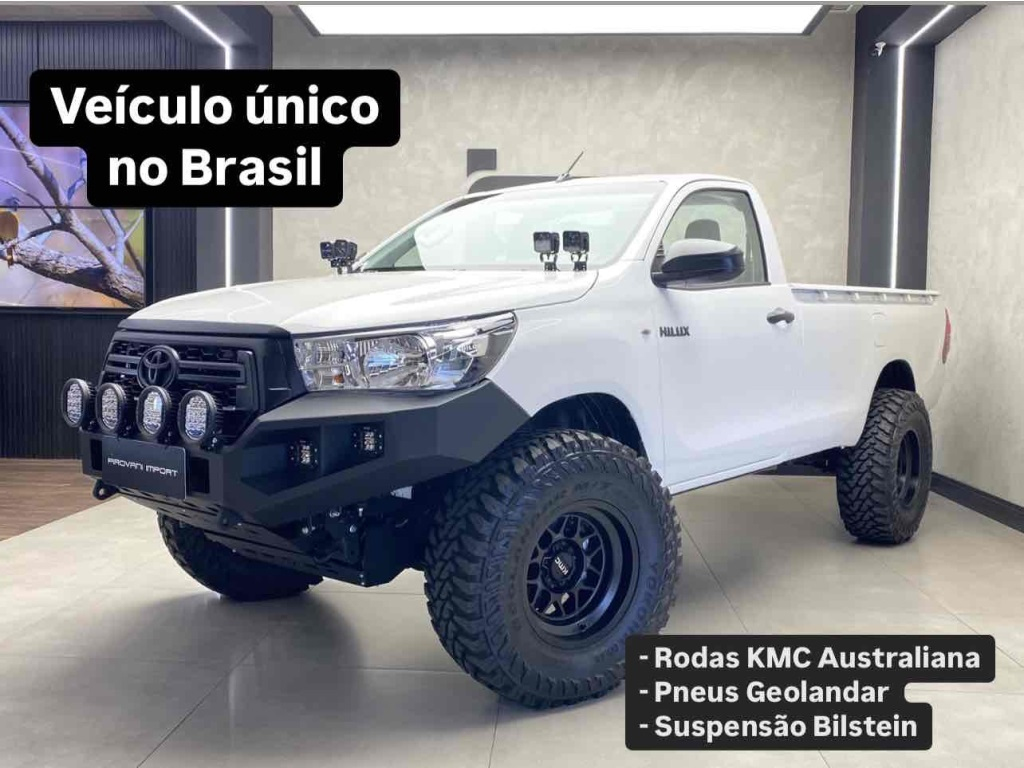 Foto do veículo TOYOTA HILUX 2.8 D-4D TURBO DIESEL CS 4X4 MANUAL 2023/2024 265 KM R$ 269.000,00