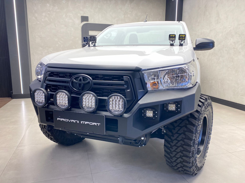 Foto do veículo TOYOTA HILUX 2.8 D-4D TURBO DIESEL CS 4X4 MANUAL 2024 265 KM 279.000,00