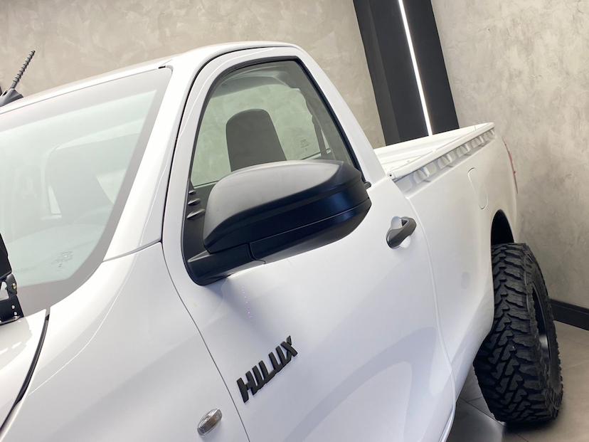 Foto do veículo TOYOTA HILUX 2.8 D-4D TURBO DIESEL CS 4X4 MANUAL 2024 265 KM 279.000,00