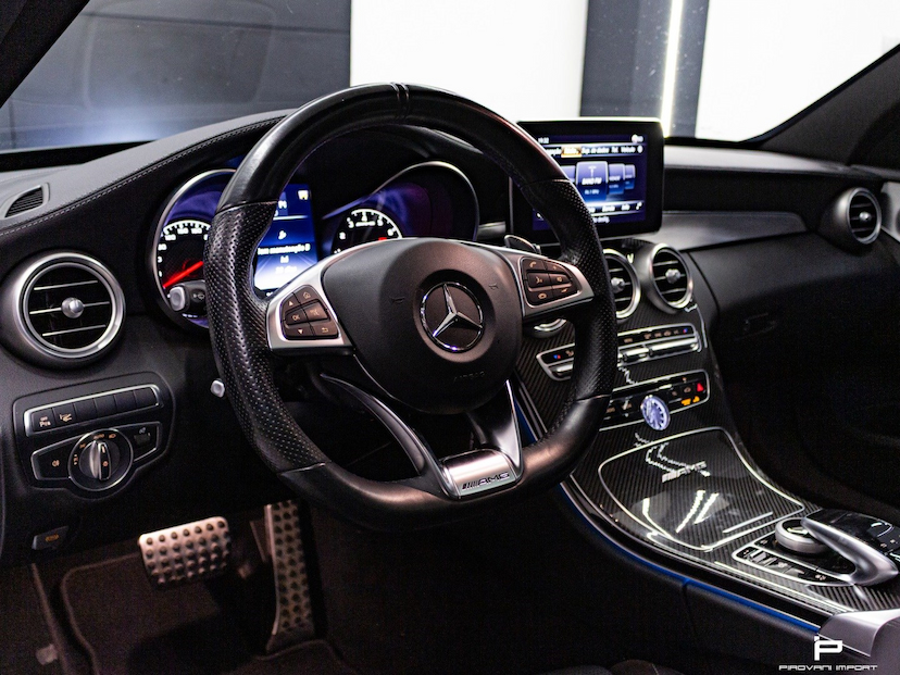 Foto do veículo MERCEDES-BENZ C 63 AMG 4.0 V8 TURBO GASOLINA SEDAN 4P AUTOMÁTICO 2017 34.484 KM 399.000,00
