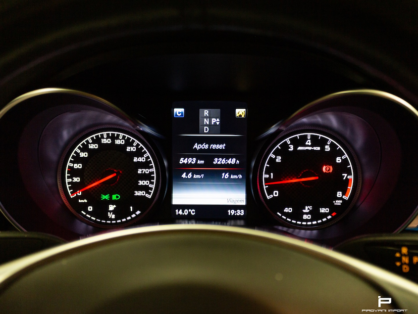 Foto do veículo MERCEDES-BENZ C 63 AMG 4.0 V8 TURBO GASOLINA SEDAN 4P AUTOMÁTICO 2017 34.484 KM 399.000,00