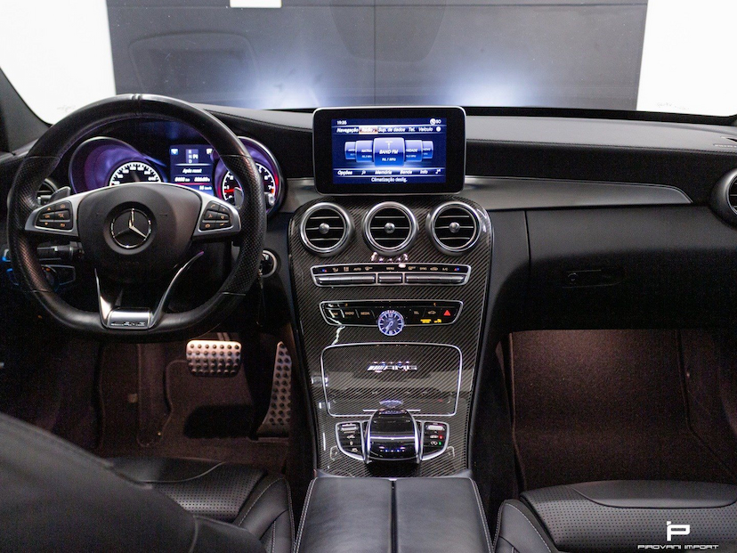 Foto do veículo MERCEDES-BENZ C 63 AMG 4.0 V8 TURBO GASOLINA SEDAN 4P AUTOMÁTICO 2017 34.484 KM 399.000,00