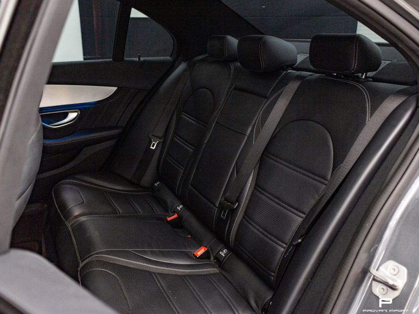 Foto do veículo MERCEDES-BENZ C 63 AMG 4.0 V8 TURBO GASOLINA SEDAN 4P AUTOMÁTICO 2017 34.484 KM 399.000,00