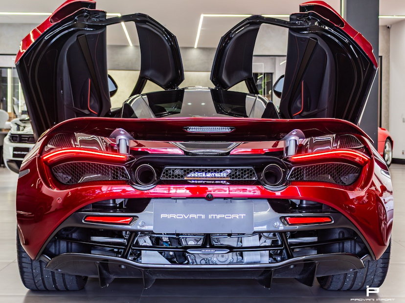 Foto do veículo MCLAREN 720S 4.0 V8 TURBO GASOLINA SSG 2020 8.149 KM 2.990.000,00