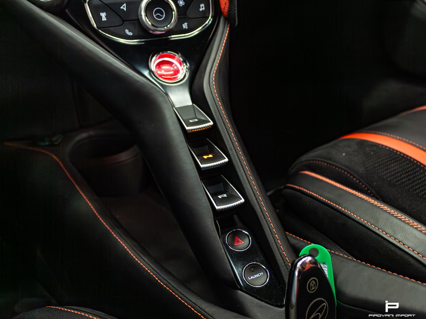 Foto do veículo MCLAREN 720S 4.0 V8 TURBO GASOLINA SSG 2020 8.149 KM 2.990.000,00