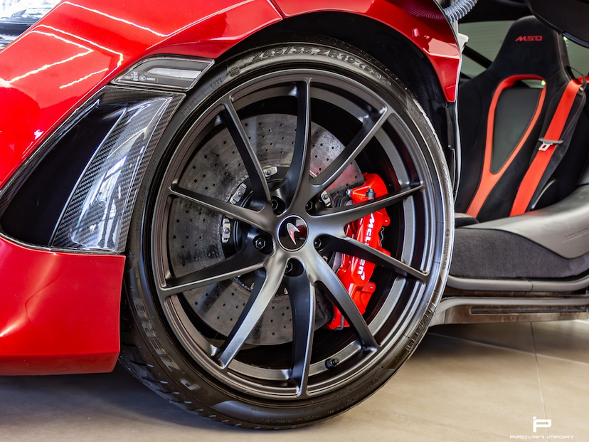Foto do veículo MCLAREN 720S 4.0 V8 TURBO GASOLINA SSG 2020 8.149 KM 2.990.000,00