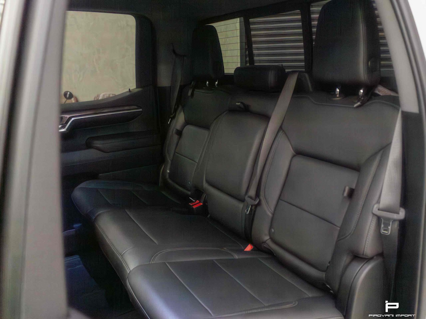 Foto do veículo CHEVROLET SILVERADO 3.0 V6 DURAMAX DIESEL 1500 LTZ 4WD AUTOMÁTICO 2022 49.000 KM 599.000,00