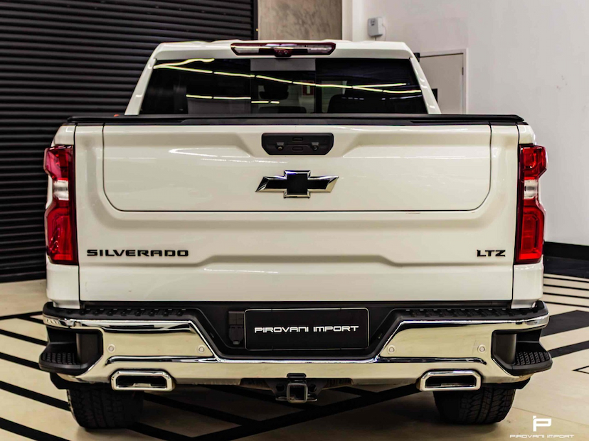 Foto do veículo CHEVROLET SILVERADO 3.0 V6 DURAMAX DIESEL 1500 LTZ 4WD AUTOMÁTICO 2022 49.000 KM 599.000,00