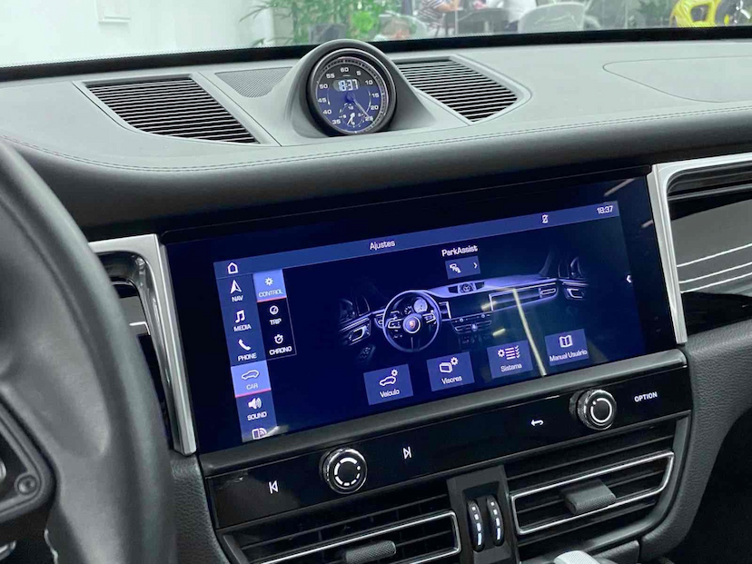 Foto do veículo PORSCHE MACAN 2.0 TURBO GASOLINA T PDK 2022 29.643 KM 559.900,00