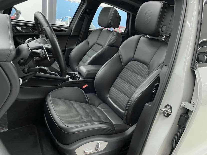 Foto do veículo PORSCHE MACAN 2.0 TURBO GASOLINA T PDK 2022 29.643 KM 559.900,00