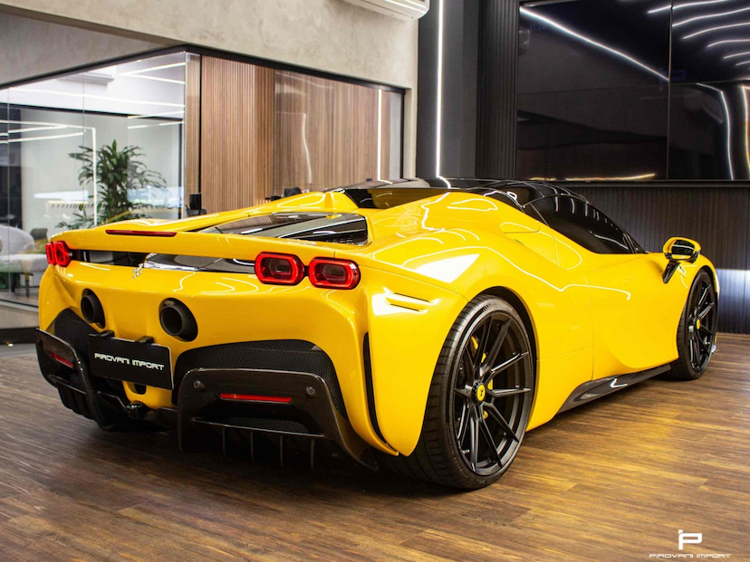 Foto do veículo FERRARI SF90 3.9 V8 TURBO PHEV SPIDER F1-DCT 2022 1.006 KM 5.590.000,00