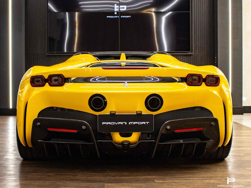 Foto do veículo FERRARI SF90 3.9 V8 TURBO PHEV SPIDER F1-DCT 2022 1.006 KM 5.590.000,00