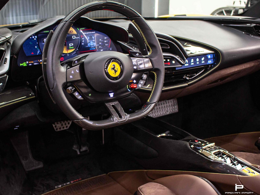Foto do veículo FERRARI SF90 3.9 V8 TURBO PHEV SPIDER F1-DCT 2022 1.006 KM 5.590.000,00