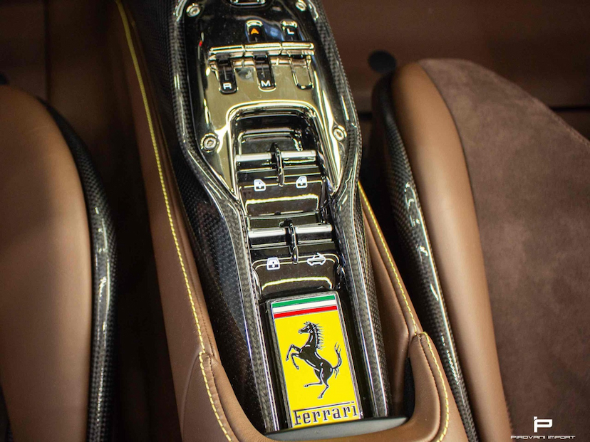 Foto do veículo FERRARI SF90 3.9 V8 TURBO PHEV SPIDER F1-DCT 2022 1.006 KM 5.590.000,00