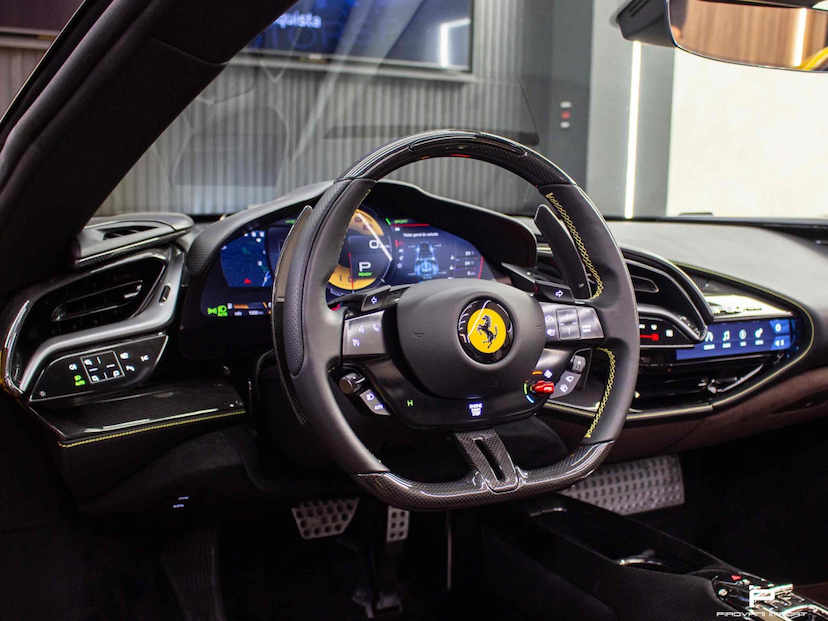Foto do veículo FERRARI SF90 3.9 V8 TURBO PHEV SPIDER F1-DCT 2022 1.006 KM 5.590.000,00