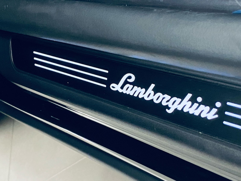 Foto do veículo LAMBORGHINI URUS 4.0 V8 TURBO GASOLINA S AUTOMÁTICO 2024 957 KM 4.000.000,00