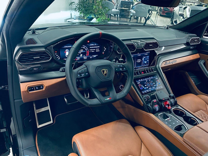 Foto do veículo LAMBORGHINI URUS 4.0 V8 TURBO GASOLINA S AUTOMÁTICO 2024 957 KM 4.000.000,00