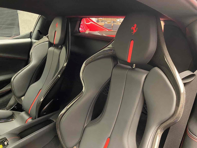 Foto do veículo FERRARI 296 GTB 3.0 V6 TURBO PHEV F1-DCT 2024 2.000 KM 3.250.000,00