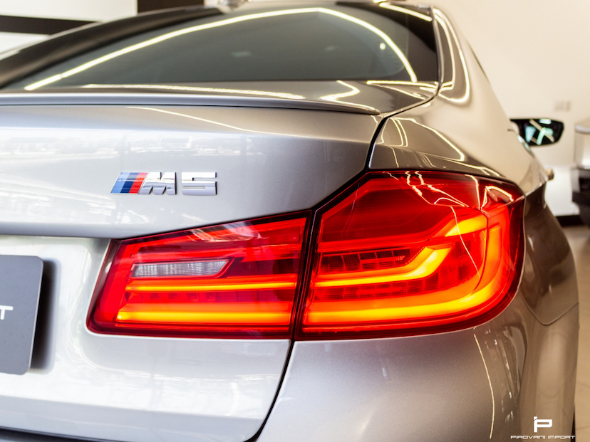 Foto do veículo BMW M5 4.4 V8 TWIN POWER M XDRIVE STEPTRONIC 2020 52.300 KM 490.000,00