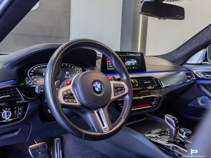 Foto do veículo BMW M5 4.4 V8 TWIN POWER M XDRIVE STEPTRONIC 2020 52.300 KM 490.000,00