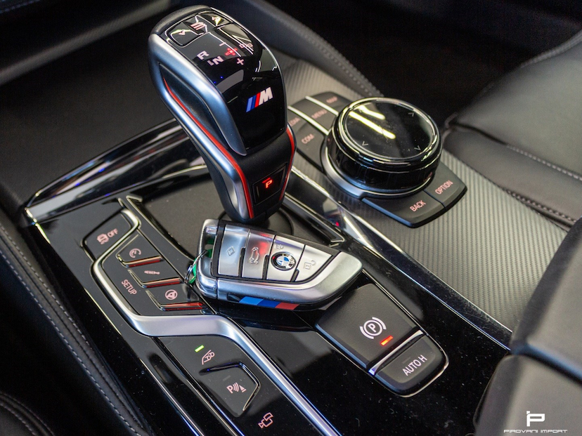 Foto do veículo BMW M5 4.4 V8 TWIN POWER M XDRIVE STEPTRONIC 2020 52.300 KM 490.000,00